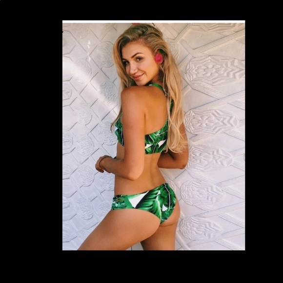 High Neck Bikini Swimsuit set GreenLeaf Printsize Large Fits more like a medium - Picture 1 of 7